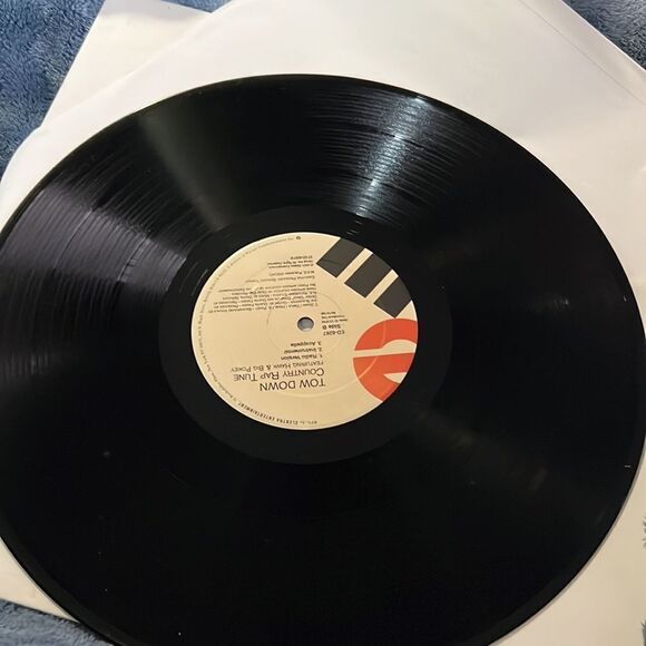 Tow Down
Country Rap Tune
12" Single - Picture 5 of 7